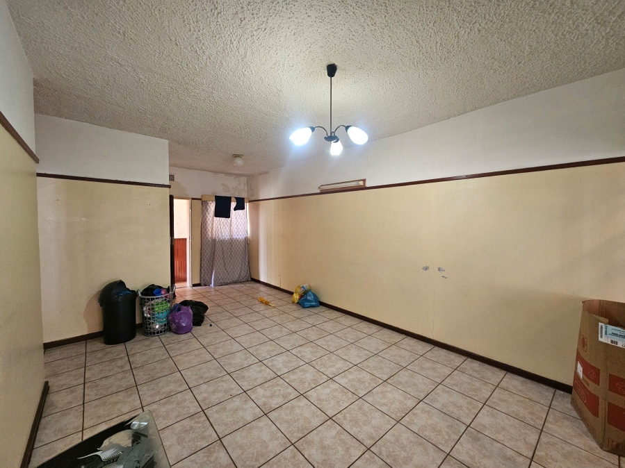 To Let 2 Bedroom Property for Rent in Adamayview North West